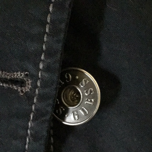 Guess Jeans VGUC unique black jean jacket, 3 button up, buttons on sleeves - Picture 16 of 16